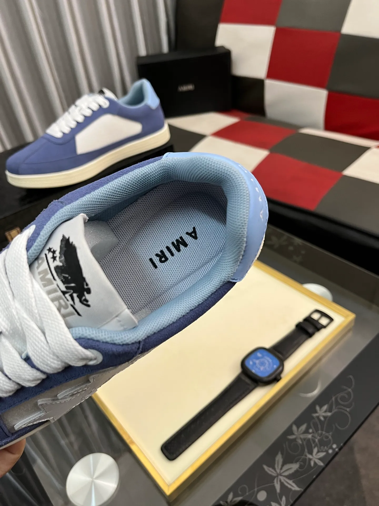 Men's shoes 💰420⌚️⌚️《AMIR*》New men's low-top casual sports sneakers bone shoes, another pair of irresistible bone shoes. Bone shoes are one of AMIRI's most popular items. They use first-layer cowhide uppers. The side bones are made of two cowhide laminations. They have a three-dimensional feel. The leather incisions are all oil-edged. Contrasting color design. Simple style. Fashionable sports. Customized metal LOGO nameplate to embellish shoelaces. Exclusive control of top version. Supports comparison. Breathable mesh lining Original rubber outsole A must-have item for daily leisure Suitable for various occasions Check it out if you are looking for high quality Super cool uppers Size: 38-445️⃣ Colors available